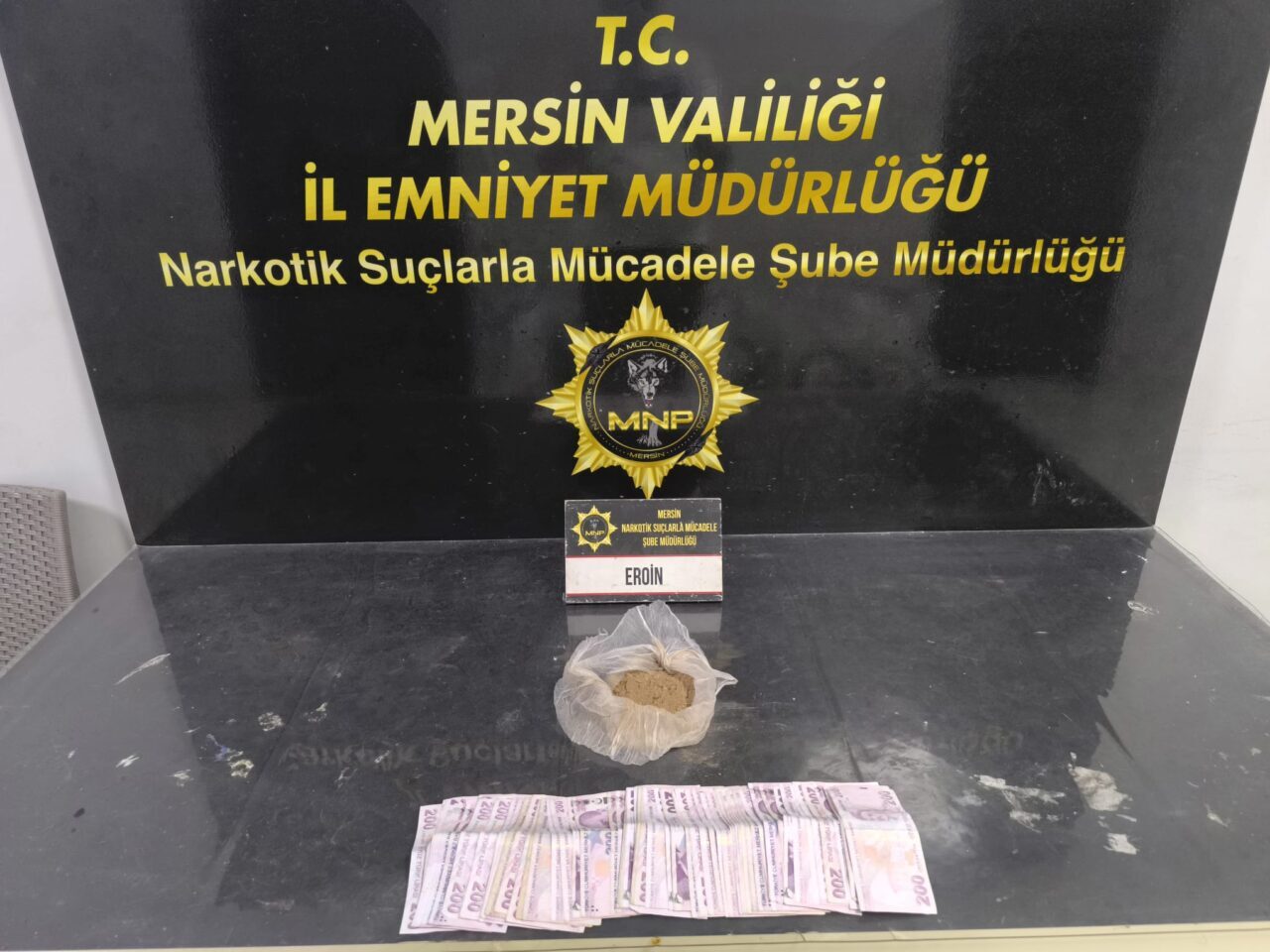 MERSİN (AA) – Mersin'de düzenlenen uyuşturucu operasyonunda 190 gram eroin