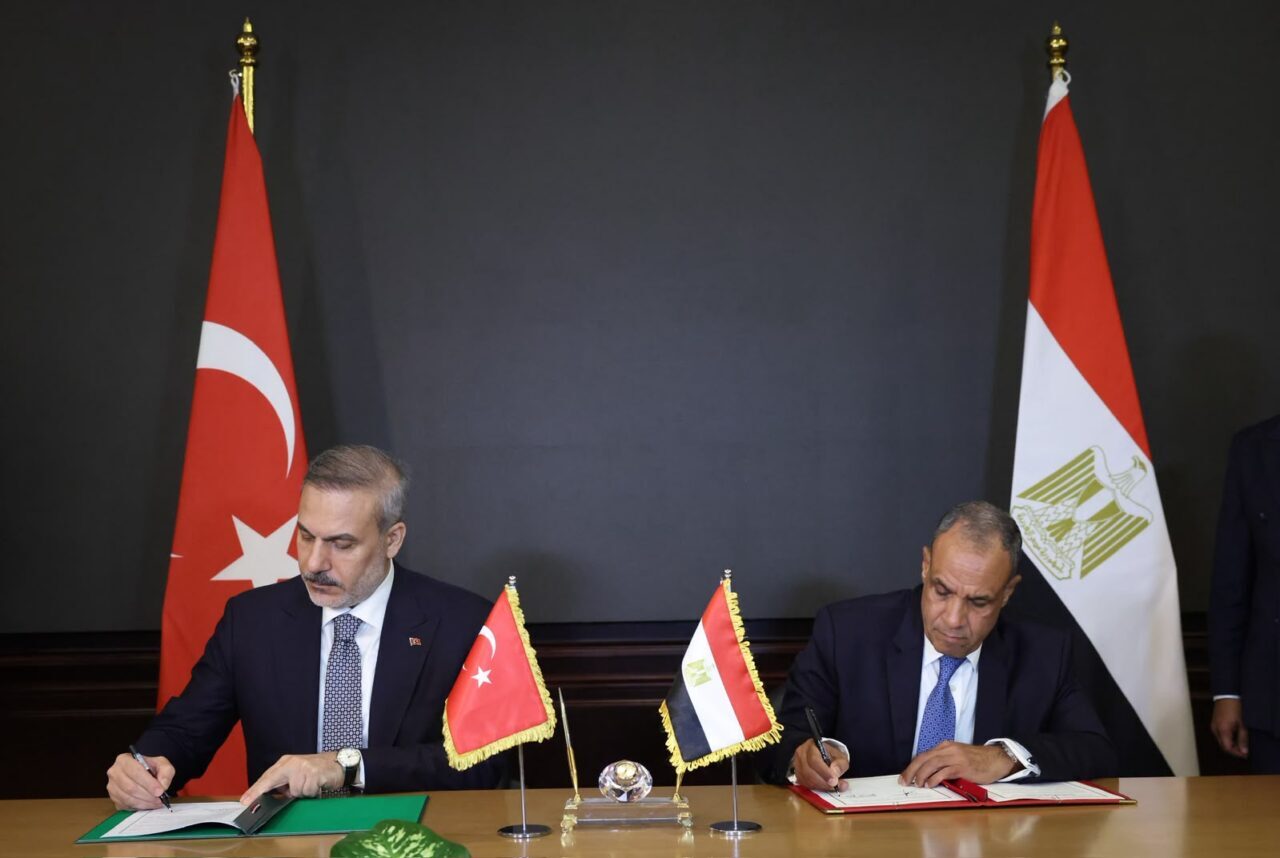 -"Türkiye ve Mısır ilişkileri hakikaten güçlü temellere dayanıyor"
-"(Bakan Fidan ile