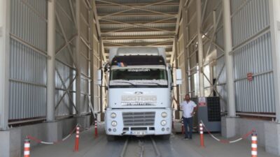 MUŞ (AA) – Muş Ovası'nda hasadı tamamlanan buğdaylar, üreticiler tarafından