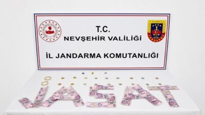 NEVŞEHİR (AA) – Nevşehir'in Avanos ilçesinde mola veren ailenin otomobilinden