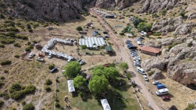 NİĞDE (AA) – Niğde'de, Aladağlar'ın doğal güzellikleri ile Çamardı dondurmasının
