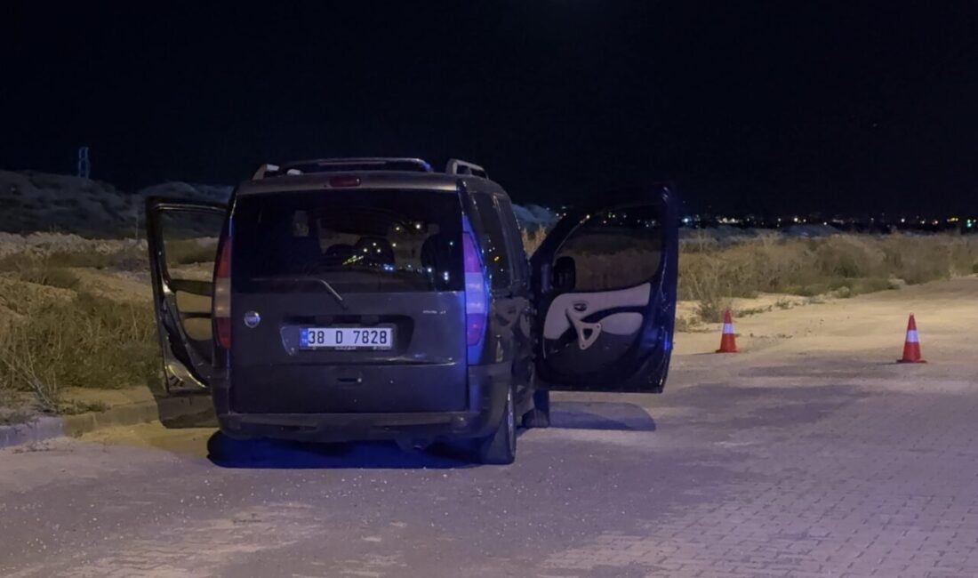 NİĞDE (AA) – Niğde'nin Bor ilçesinde bir kişi park halindeki