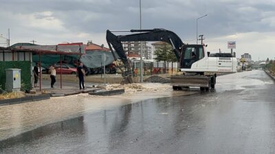 NİĞDE (AA) – Niğde'de sağanak, su birikintileri ve taşkınlara neden