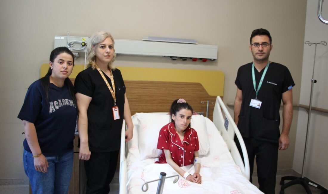 ELAZIĞ (AA) – Elazığ Fethi Sekin Şehir Hastanesi'nde, omurga eğriliği