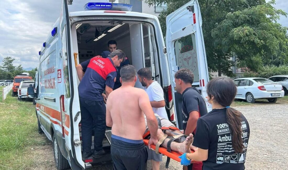 ORDU (AA) – Ordu'nun Ünye ilçesinde girdikleri denizde boğulma tehlikesi