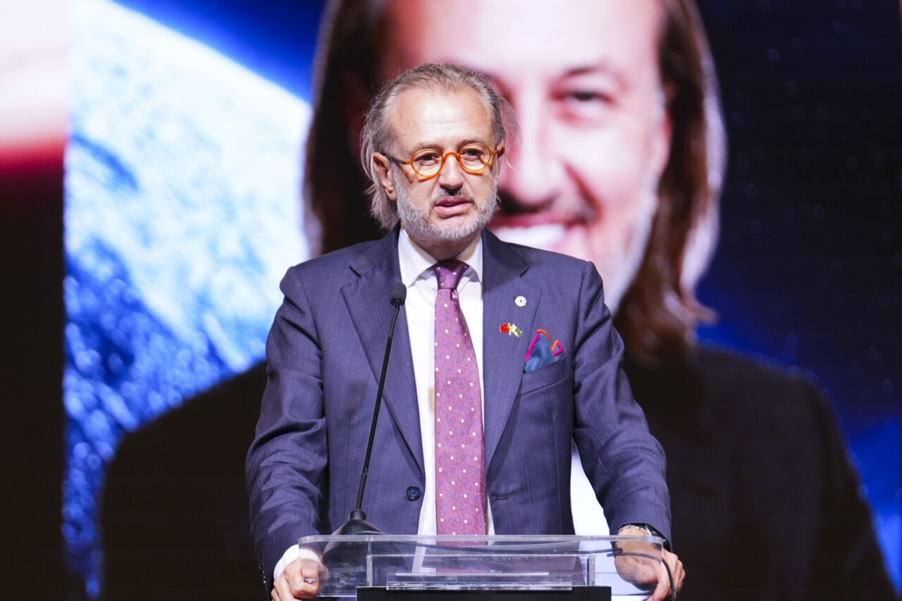 - "Sürdürülebilir ekonomik büyüme ancak her iki ülkenin özel sektörlerinin