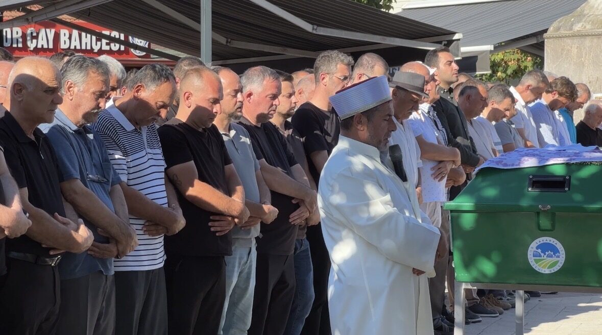 SAKARYA (AA) – Sakarya'nın Serdivan ilçesinde üvey oğlu tarafından tabancayla