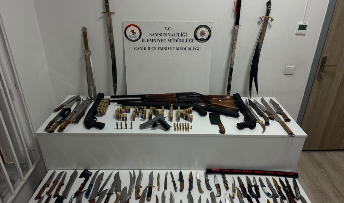 SAMSUN (AA) – Samsun'un Canik ilçesinde düzenlenen operasyonda ruhsatsız silah