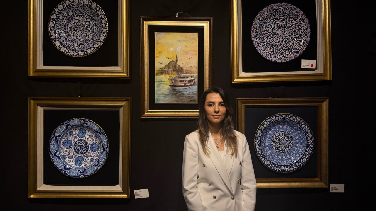 İSTANBUL (AA) – Geleneksel çini sanatını çağdaş bir yorumla buluşturan