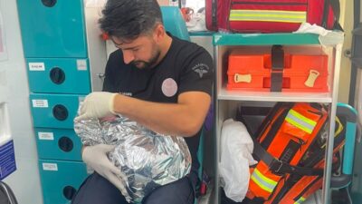 ŞANLIURFA (AA) – Şanlıurfa'nın Haliliye ilçesinde hastaneye götürülen hamile kadın,