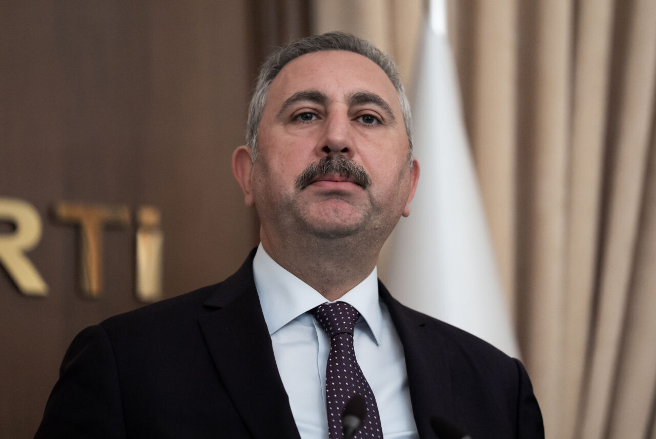 - AK Parti Grup Başkanvekili Abdulhamit Gül:
- "Bu kanun teklifiyle