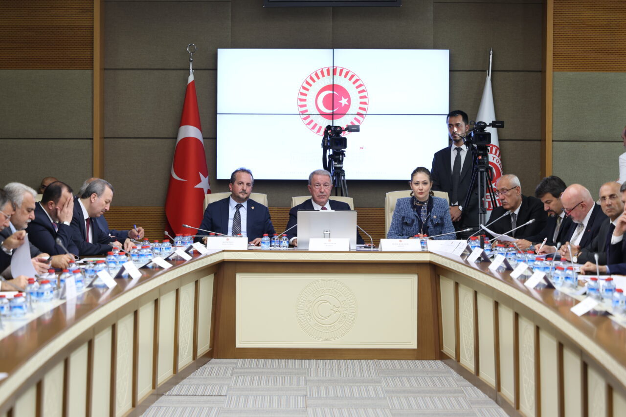 - Teklifin ilk imza sahiplerinden AK Parti İzmir Milletvekili Mehmet