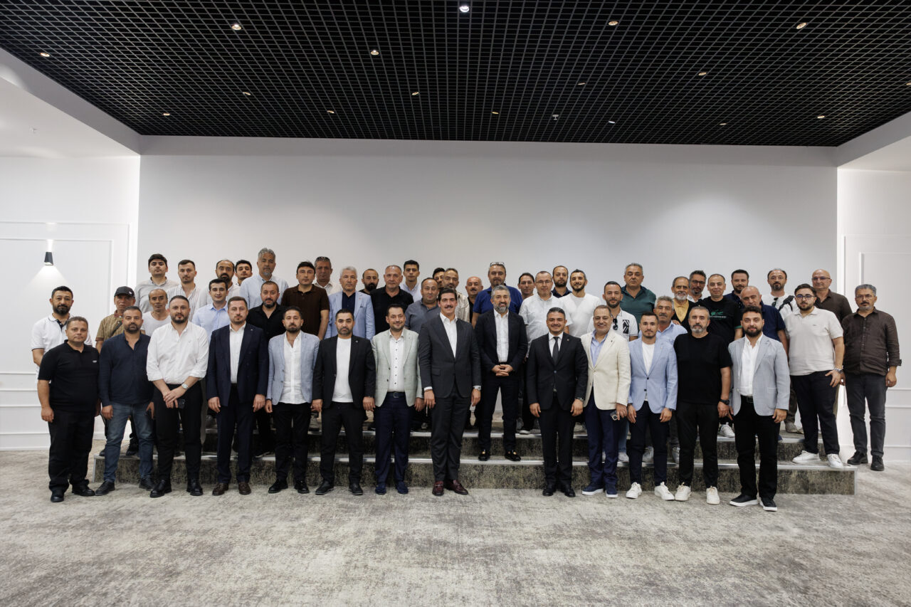 - Kulüp başkanı Savaş Balçık:
"Benim hedefim Süper Lig'de bir yer
