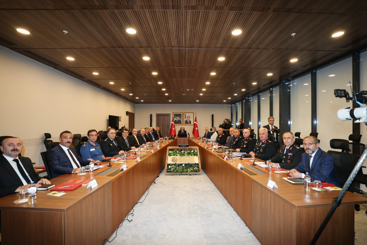 - Toplantıda, Terörsüz Türkiye sürecindeki aşama, yeni yasal çerçeve, sahadaki