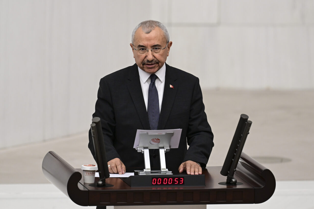 - AK Parti Grup Başkanvekili Özlem Zengin:
- "(Mekke Ortak Savunma