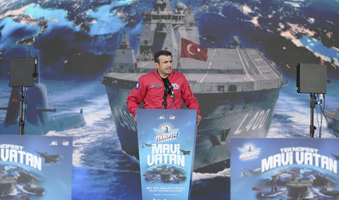 - TEKNOFEST Yönetim Kurulu Başkanı Selçuk Bayraktar:
- "Birilerinin 'hayal' dediği,