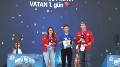 - İkiz kızlarıyla Avusturya'dan gelen Tevfik Ün:
- "Buraya geldiğimiz için