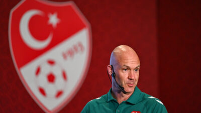 - Gençlik ve Spor Bakanı Osman Aşkın Bak:
"Sizlerden beklentimiz; maçlara