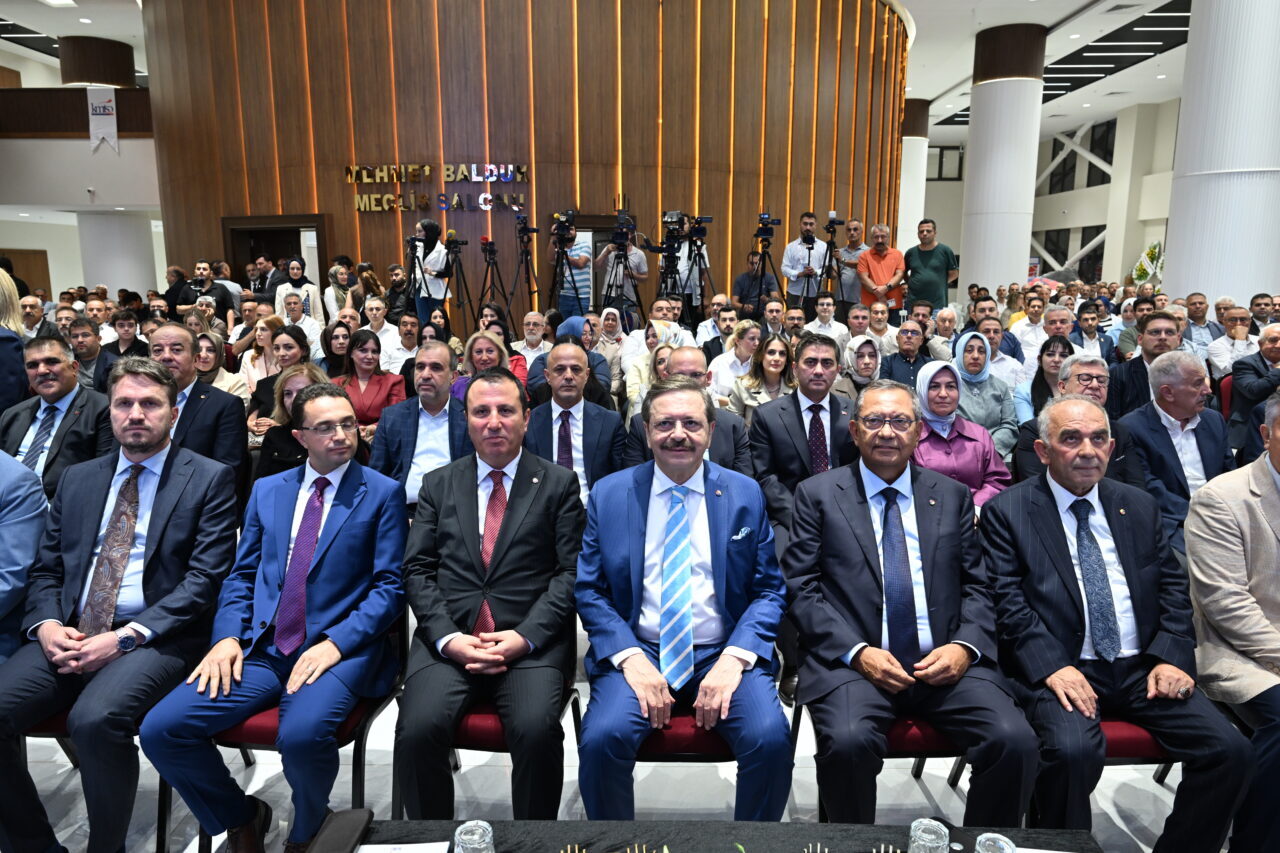 - "TUSAŞ yatırımıyla birlikte savunma sanayisine de Kahramanmaraş damgasını vuracaktır"