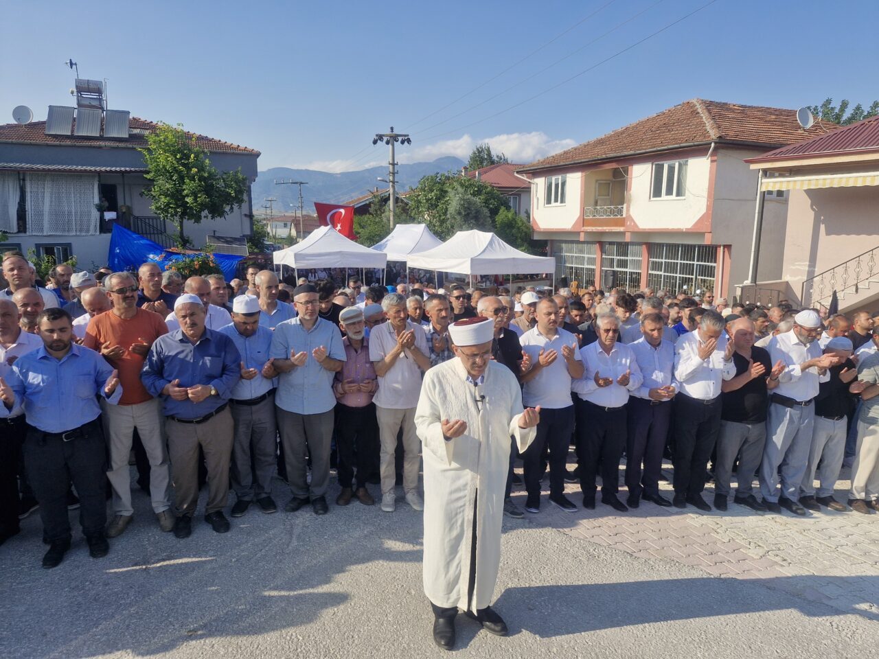 TOKAT (AA) – Tokat'ın Erbaa ilçesinde 28 Mayıs'ta Kelkit Çayı'na