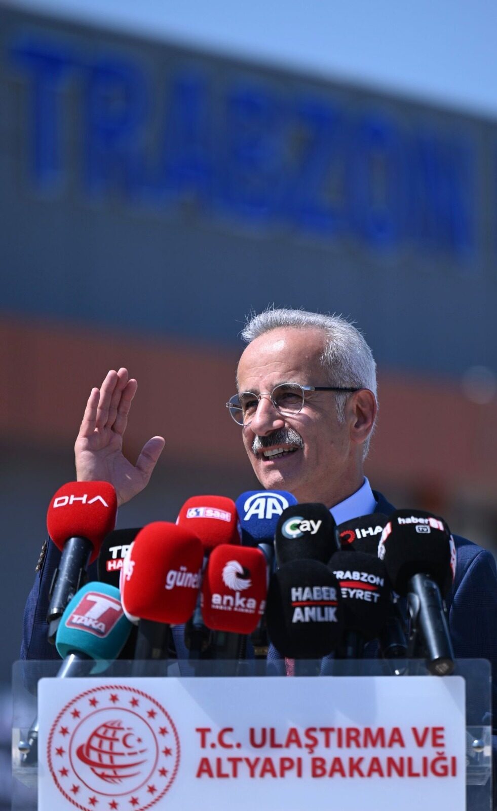 - Ulaştırma ve Altyapı Bakanı Abdulkadir Uraloğlu:
- "Bir günde toplam