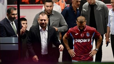 - Mısırlı yıldız futbolcu Muhammed Salah:
"Ben de böyle bir karşılamayı