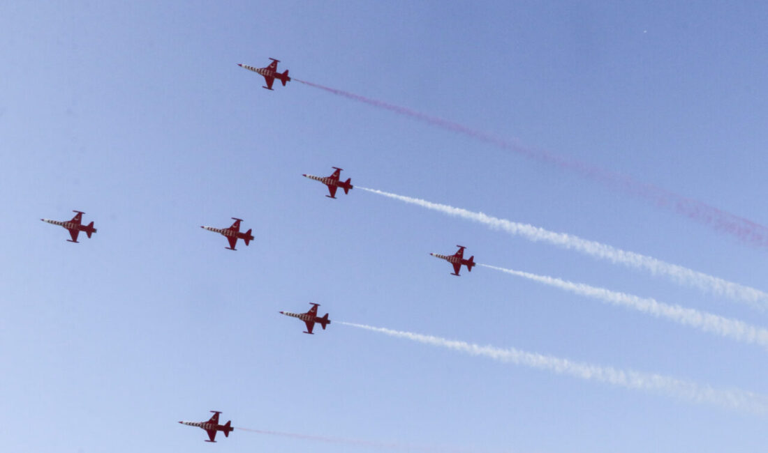 YALOVA (AA) – Türk Hava Kuvvetlerinin akrobasi timi Türk Yıldızları,