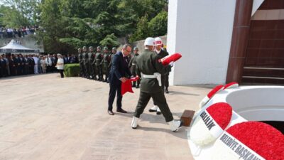 BURSA (AA) – Türkiye'nin üçüncü Cumhurbaşkanı Celal Bayar, vefatının 40.