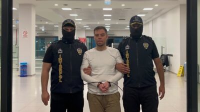 - Türkiye'ye iadesini engellemek amacıyla Arjantin'de sığınma talebinde bulunan ve