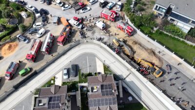 İSTANBUL (AA) – Tuzla'da yaşanan göçükte kısmen toprak altında kalan