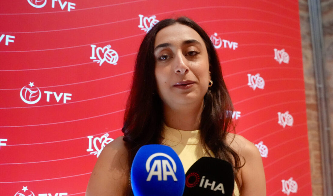 - A Milli Kadın Voleybol Takımı oyuncularından Elif Şahin:
"Herkesi İstanbul'daki