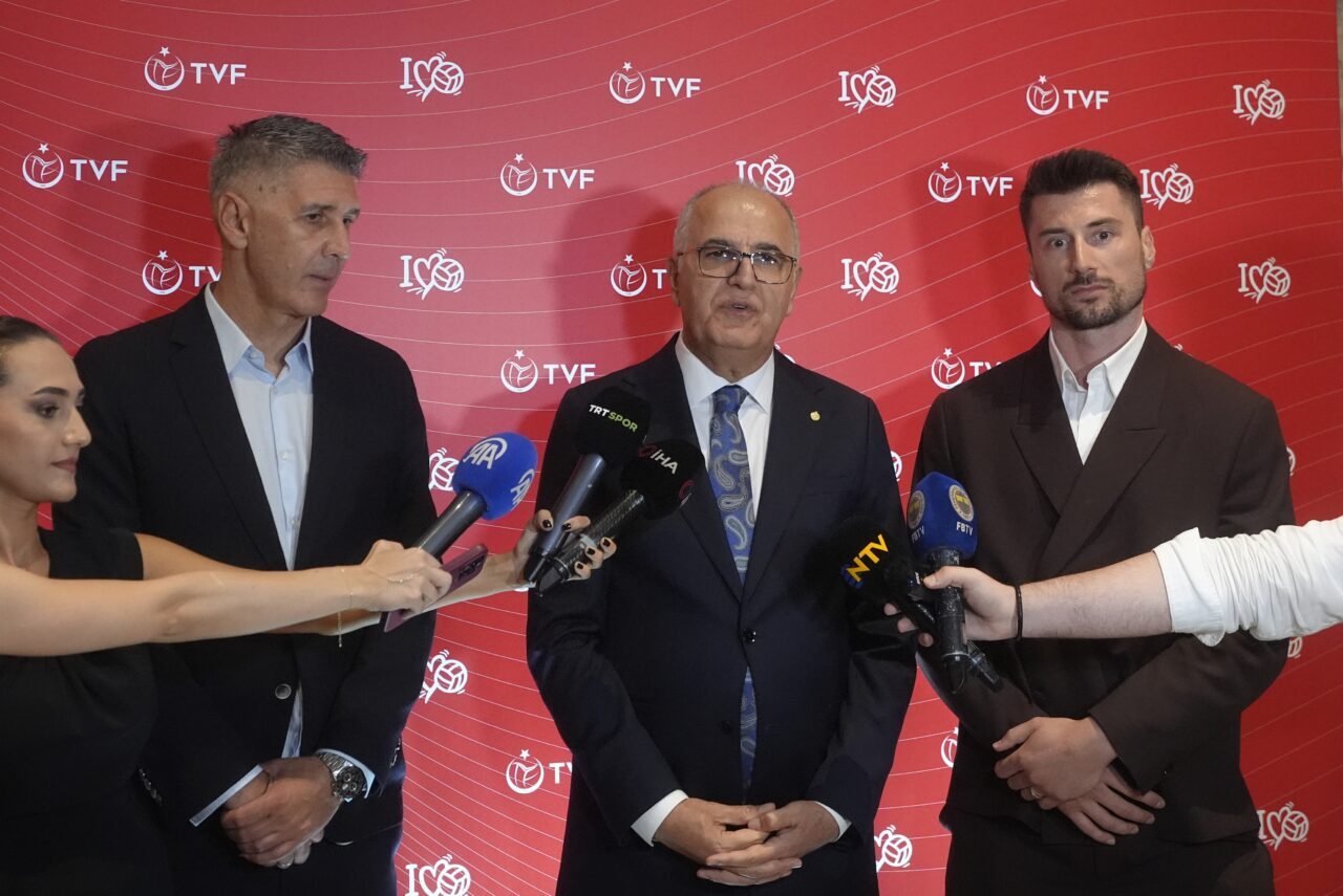 - TVF Başkanı Mehmet Akif Üstündağ:
"Umut ediyorum ki bu Avrupa
