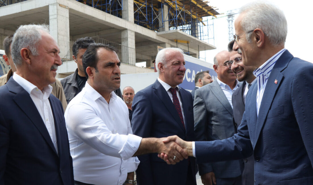 KAYSERİ (AA) – Ulaştırma ve Altyapı Bakanı Abdulkadir Uraloğlu, Kayseri'de