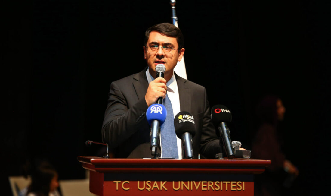 UŞAK (AA) – Uşak'ta, Türkiye Gençlik Vakfı (TÜGVA) yaz okullarının