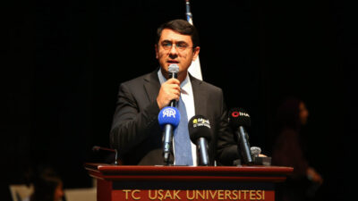 UŞAK (AA) – Uşak'ta, Türkiye Gençlik Vakfı (TÜGVA) yaz okullarının