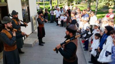 BİLECİK (AA) – Vakıflar Genel Müdürlüğünce Bilecik'te düzenlenen "Sünnet Şöleni"nde
