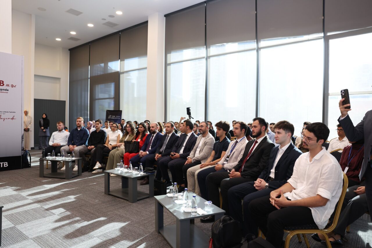 ANKARA (AA) – Yurt dışında yaşayan Türk diasporasına mensup gençlerin