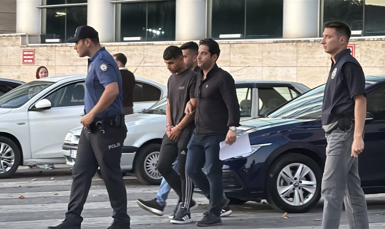 ZONGULDAK (AA) – Zonguldak'ta bıçaklı kavgada gencin öldürülmesine ilişkin bir