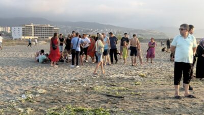 ZONGULDAK (AA) – Zonguldak'ın Çaycuma ilçesinde denizde boğulma tehlikesi geçiren