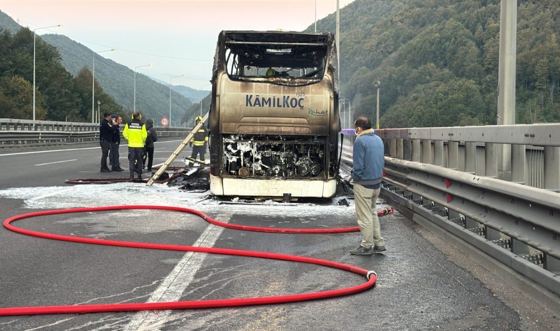 BOLU (AA) – Anadolu Otoyolu'nun Bolu kesiminde seyir halindeki yolcu
