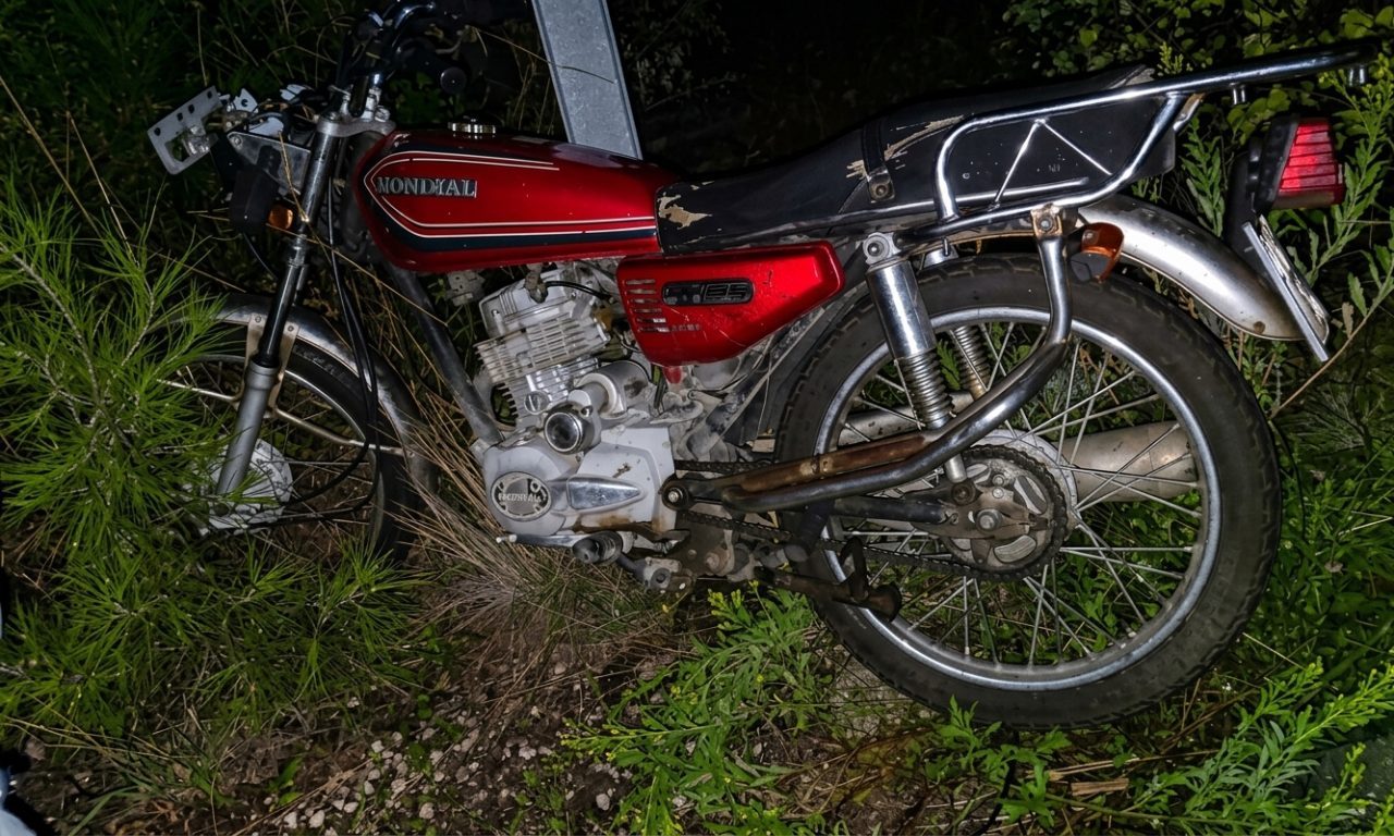 ANTALYA (AA) – Antalya'nın Serik ilçesinde devrilen motosikletin sürücüsü hayatını