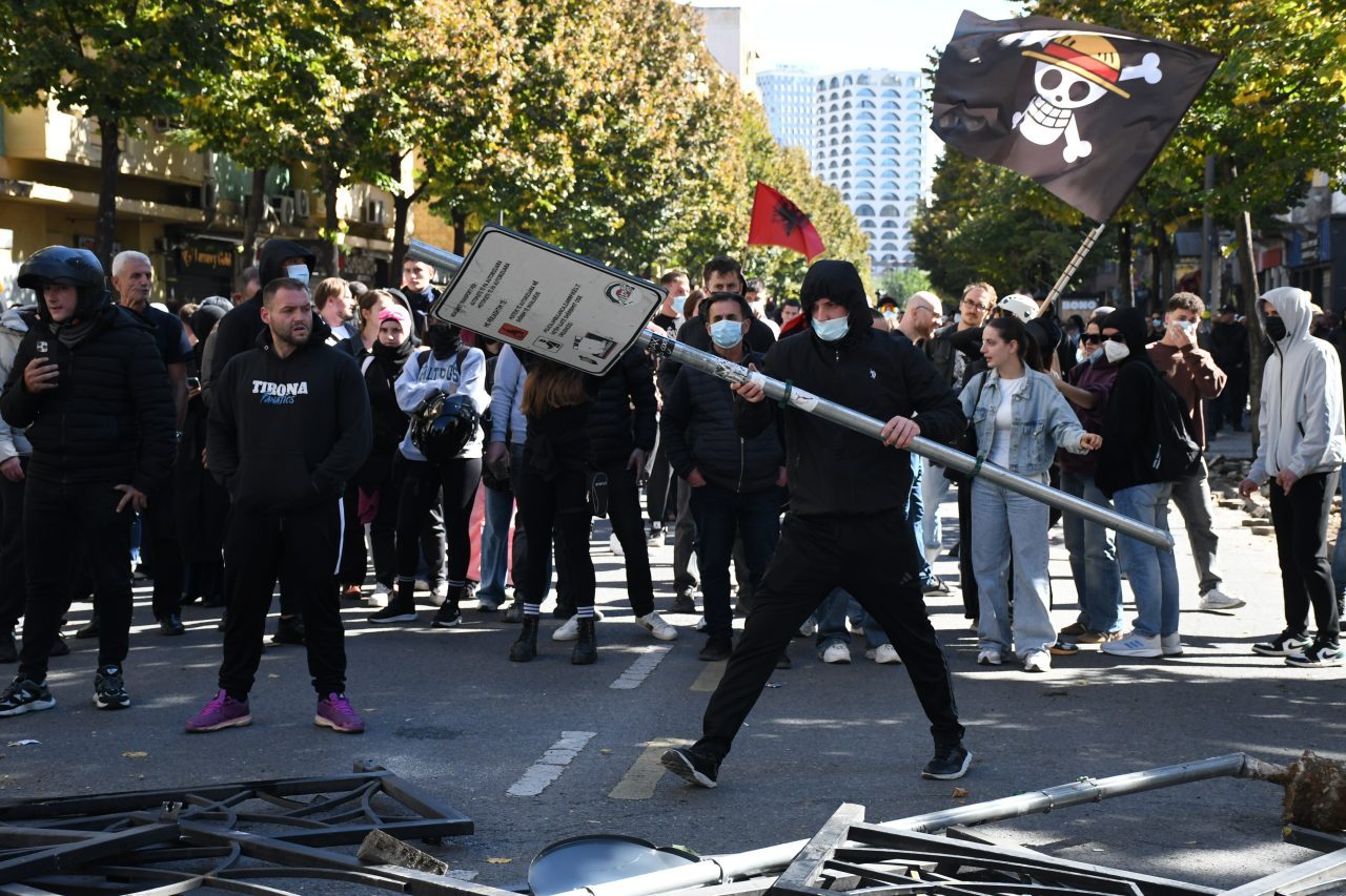 TİRAN (AA) – Arnavutluk'un başkenti Tiran'da üniversite öğrencilerinin eğitim koşullarının
