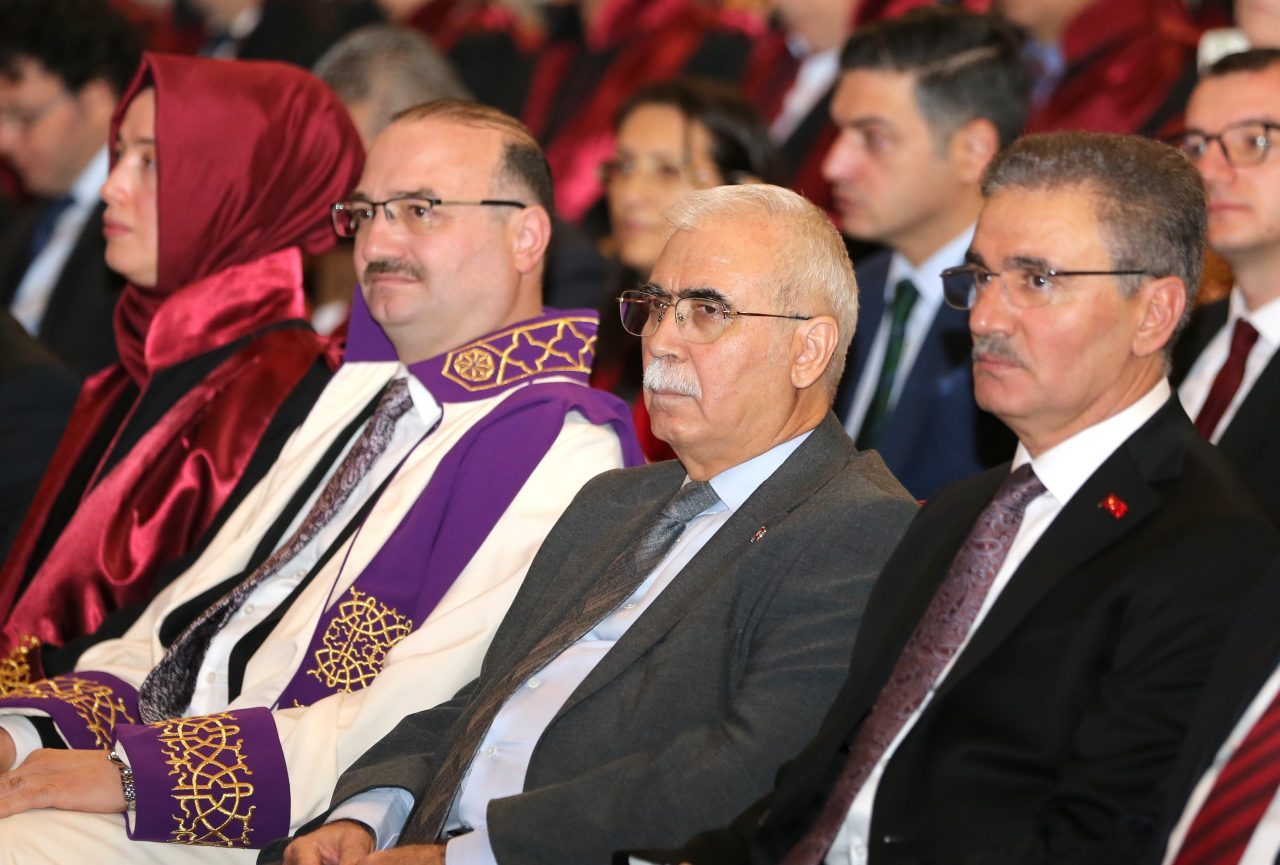 - Vali Aydın Baruş:
- "Erzurum, 13. yüzyılda inşa edilen Çifte