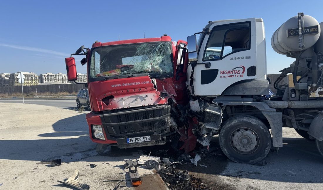 İSTANBUL (AA) – Avcılar'da iki beton mikserinin çarpıştığı kazada sürücüler