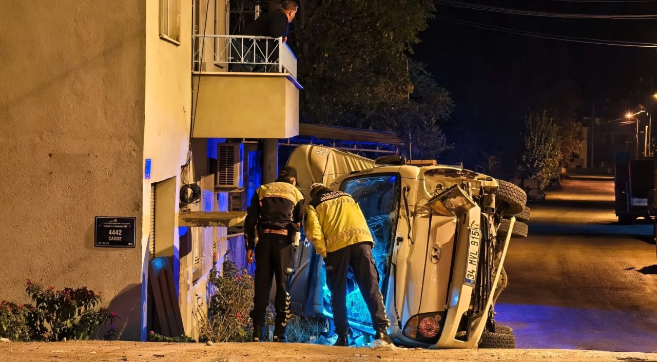 AYDIN (AA) – Aydın'ın Nazilli ilçesinde kamyonetin devrilmesi sonucu 1