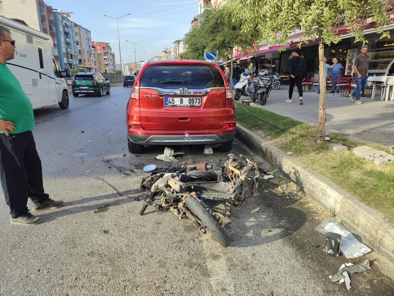 AYDIN (AA) – Aydın'ın Çine ilçesinde otomobil ile motosikletin çarpışması