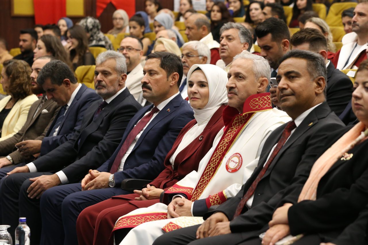 - "(İyilik Var dijital gönüllülük platformu) Platformumuz açılır açılmaz binlerce