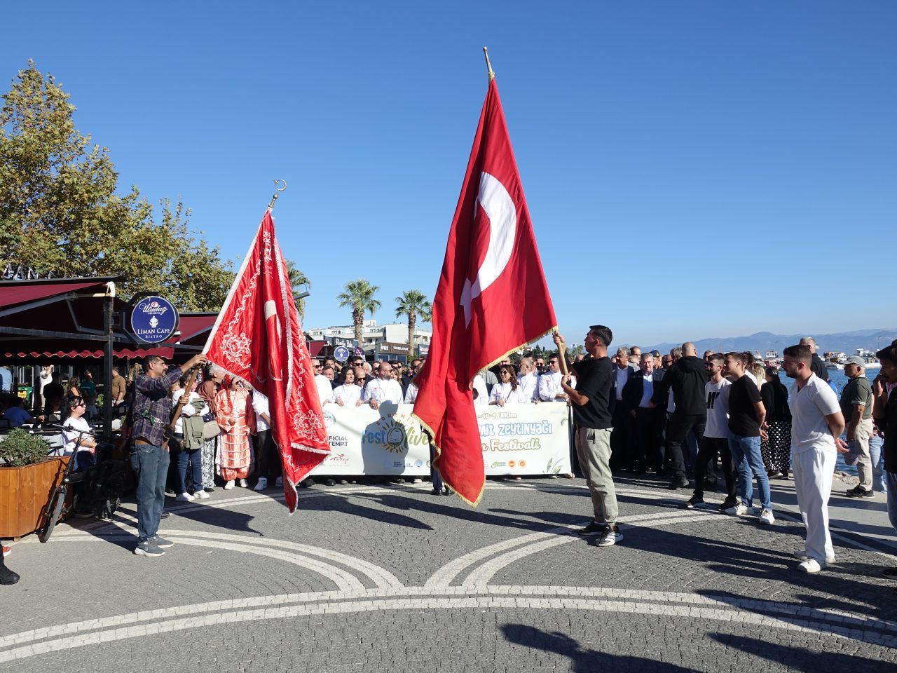 BALIKESİR (AA) – Balıkesir'in Edremit ilçesinde bu yıl 3'üncüsü düzenlenen