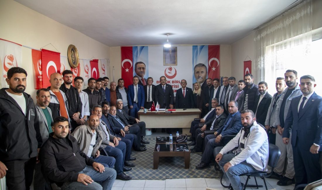 - "(Terörsüz Türkiye) Bize düşen birliğimizi, beraberliğimizi düzeltip vatanımızın bölünmez