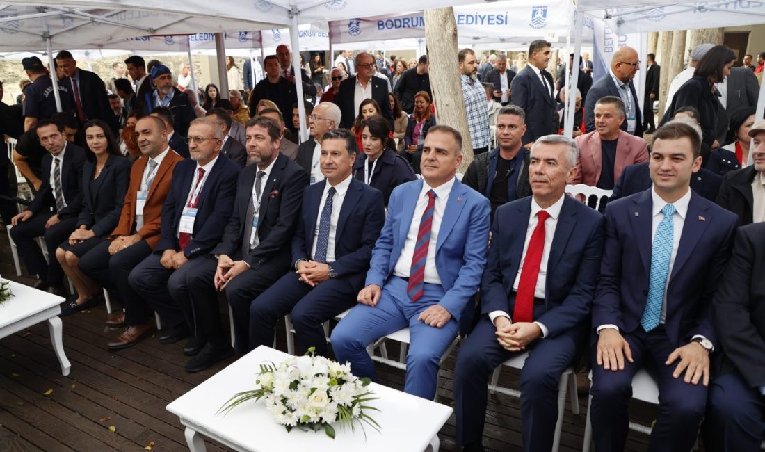 - Yaklaşık 100 standın yer aldığı fuarda, 210 tekne sergileniyor